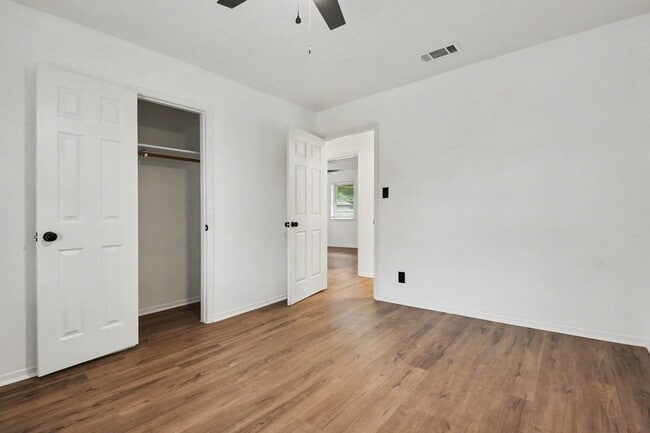 Building Photo - 3407 Tipps Dr