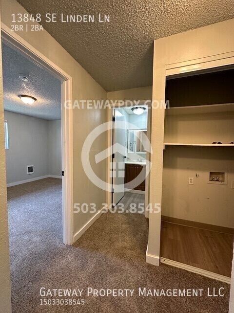 Building Photo - 13848 SE Linden Ln