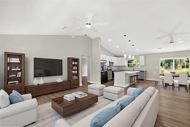 Building Photo - 486 Celeste St