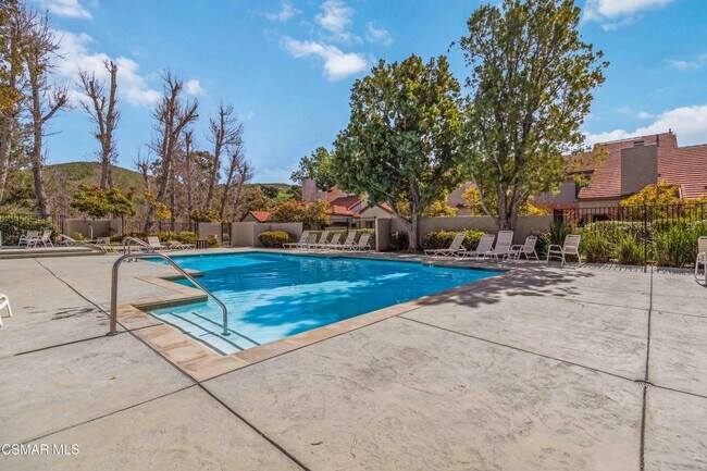 Building Photo - 646 Via Colinas