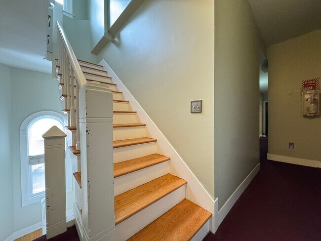 Building Photo - 59 Trumbull St