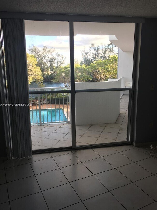 Building Photo - 1200 NE Miami Gardens Dr