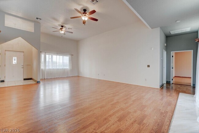 Building Photo - 4880 Dorrell Ln