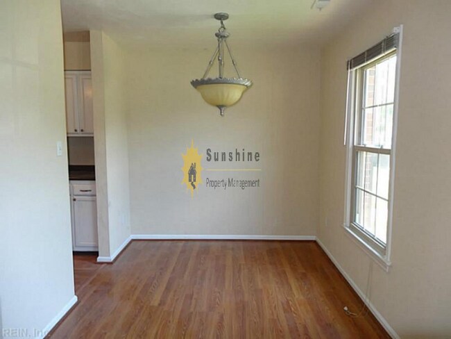 Building Photo - WOW!! Single level townhouse
