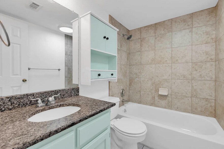 Building Photo - 2913 Pearl St