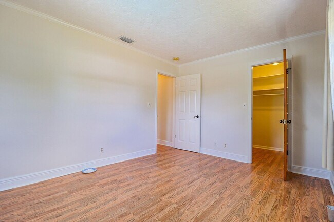 Building Photo - 1329 NW 84th Dr