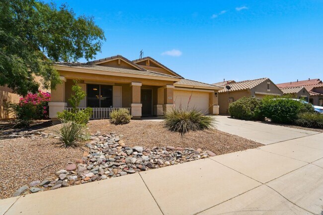 Building Photo - Maricopa Gem! 2,130 SF, Large Kitchen, AZ Room + Golf Course Living
