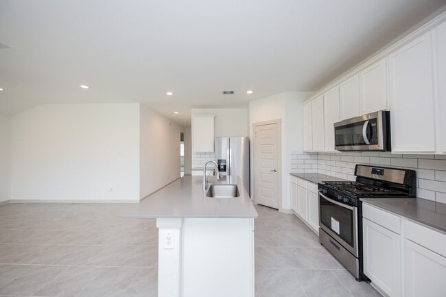 Building Photo - 29535 Paytons Park Ct