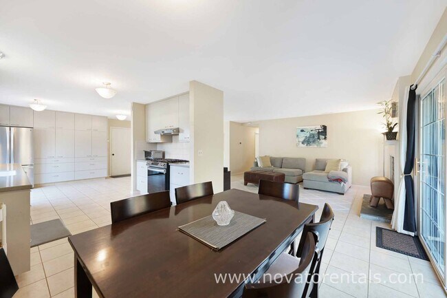 Building Photo - 2450 Center Rd