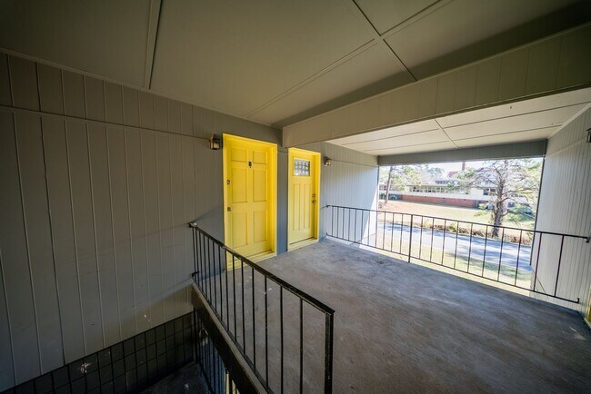 Building Photo - 203 Johnson St