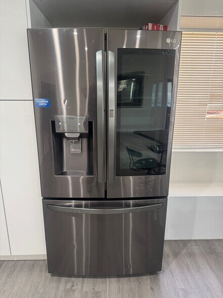 Building Photo - 8151 Katella Ave