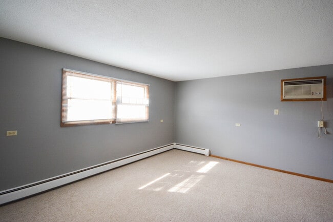 Building Photo - 1725 40th St NW