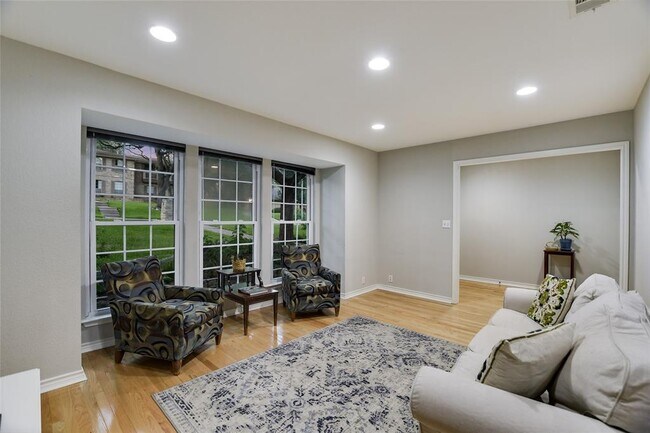 Building Photo - 7615 Rockpoint Dr