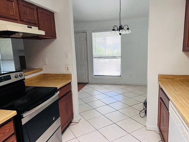 Building Photo - 3823 Windmill St