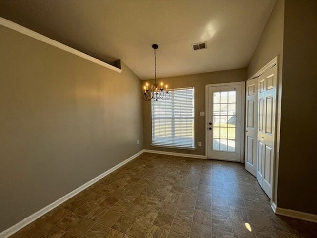 Building Photo - Renovated 3 Bedroom 2 Bath Home for Rent w...