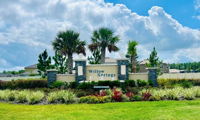 Building Photo - Available 11/1/24 Three bedroom two bath h...