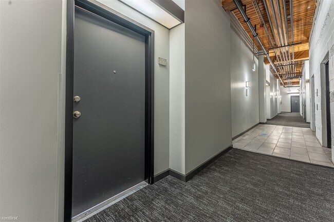 Building Photo - 2 br, 2 bath Condo - 521 W Superior St Uni...