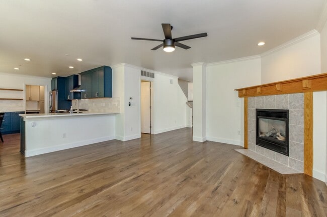 Building Photo - Beautiful upgraded 4 bedroom DuPont home with AC and sprinkler system