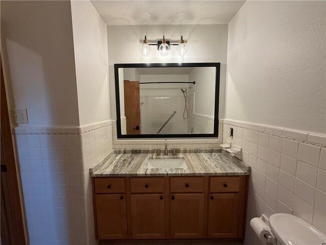 Building Photo - 4840 Rye St