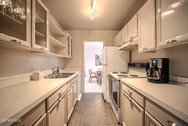 Building Photo - 252 Shadow Mountain Dr