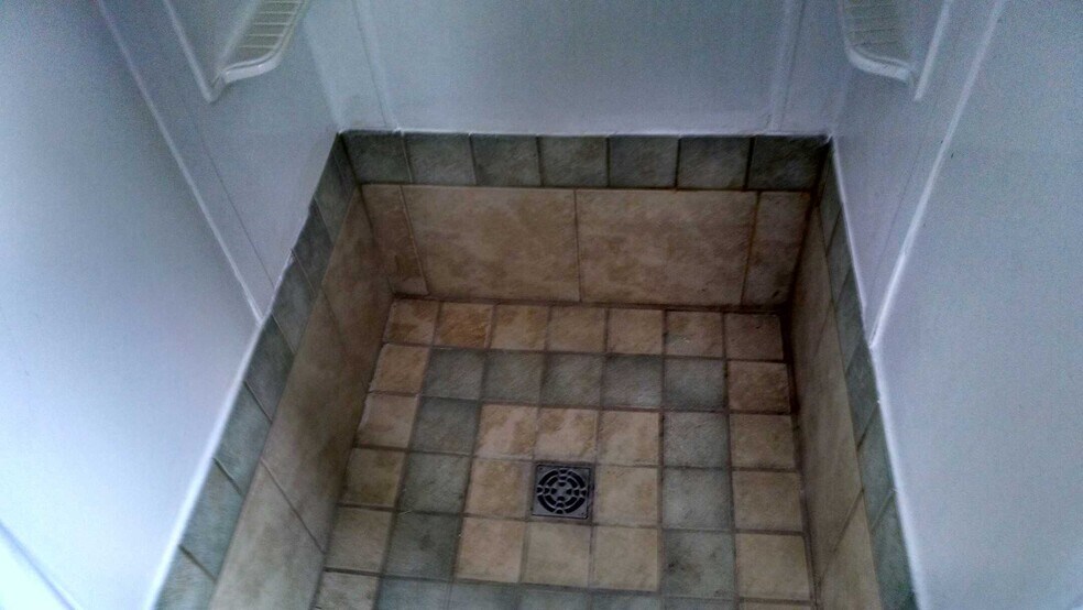 Building Photo - 20 Champlain St