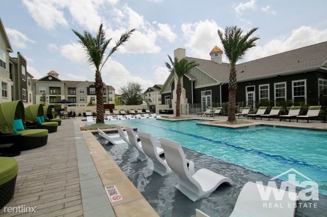 Building Photo - 10600 Brezza Lane