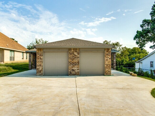 Building Photo - 8106 Tanner Ave