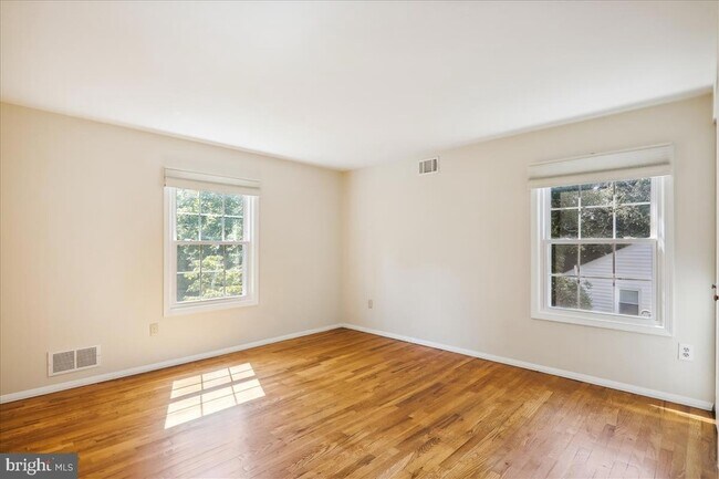 Building Photo - 8709 Sleepy Hollow Ln