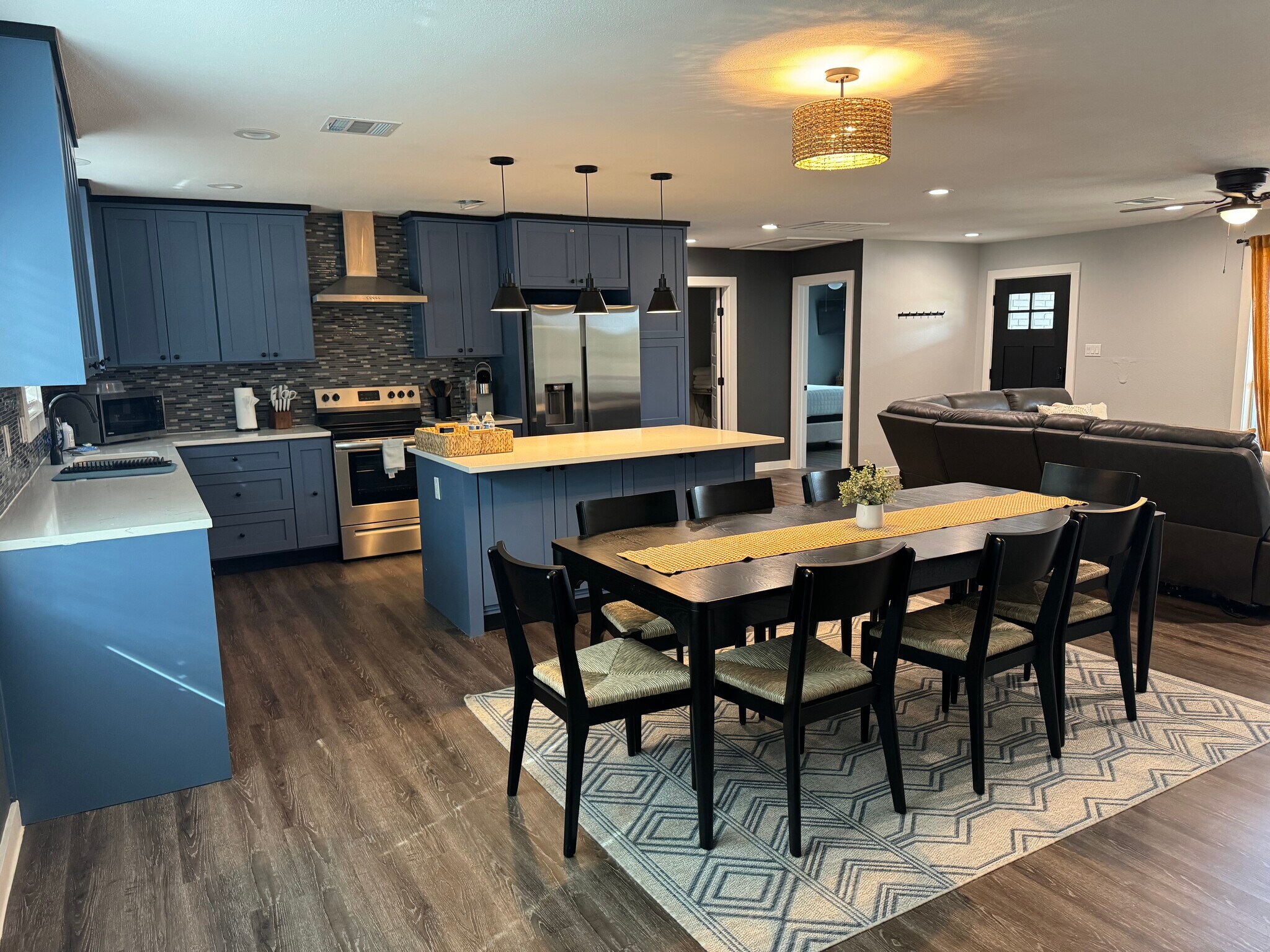 Building Photo - 1049 Meckel Dr