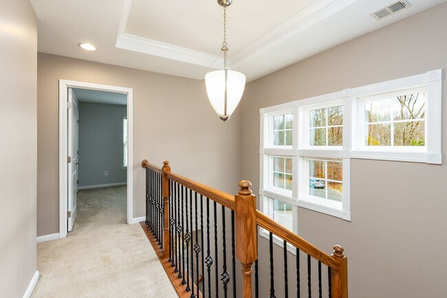 Building Photo - Spacious Home in Williamsburg - WASHINGTON RIDGE