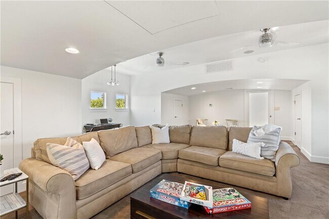 Building Photo - 5010 Finley Dr