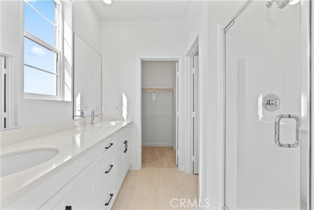 Building Photo - 12985 Royale Dr