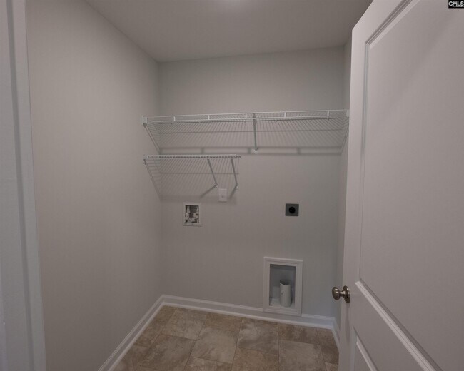 Building Photo - 1042 Begonia Dr
