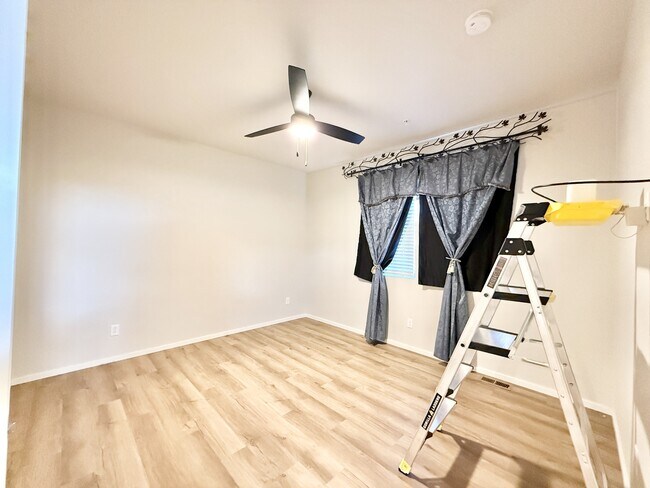 Building Photo - 1820 Iron Wheel Dr