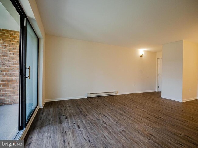 Building Photo - 15210 Elkridge Way