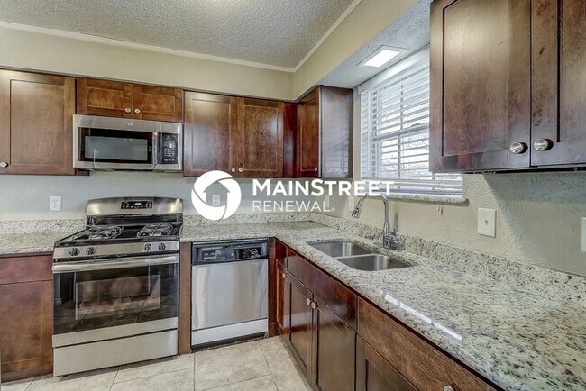 Building Photo - 4 Bedroom Pet-Friendly Home in DeSoto, TX with Main Street Renewal