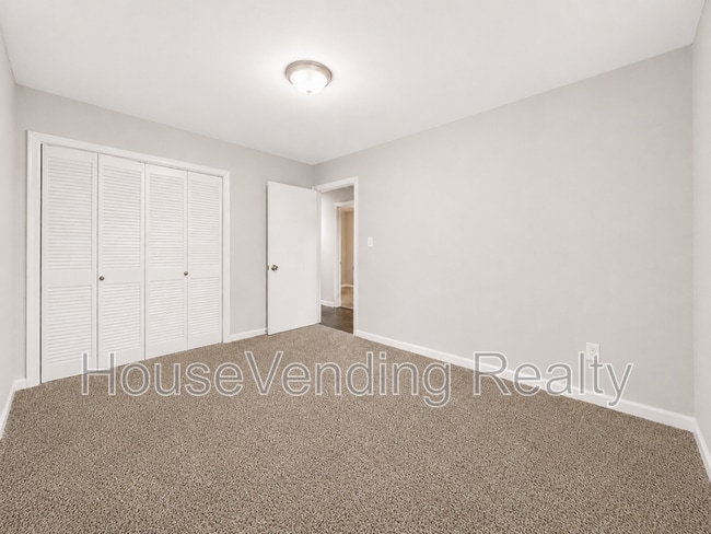 Building Photo - 619 Tarpley St