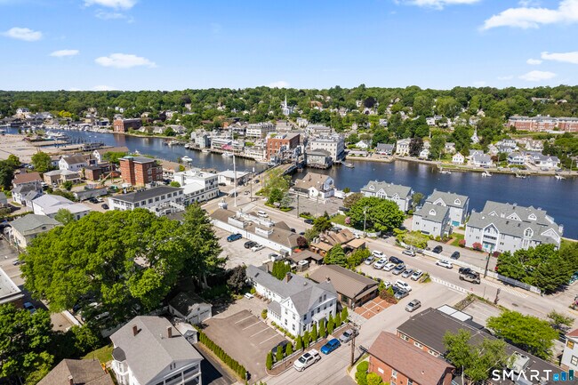 Building Photo - 6 Church St