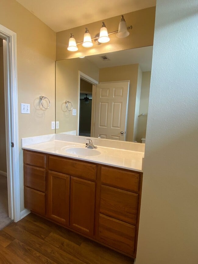 Building Photo - 7707 Bridgepointe Dr