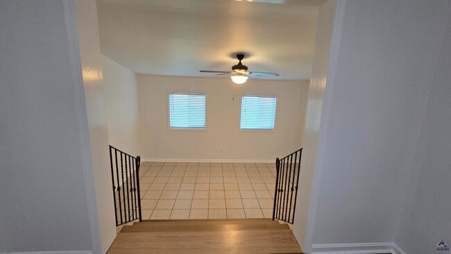 Building Photo - 412 N Houston Lake Blvd