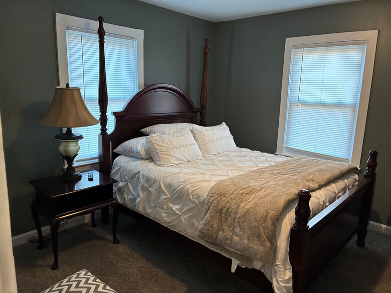 Building Photo - Room in House on Morgantown Rd