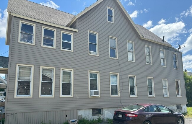 Building Photo - 183 Church St