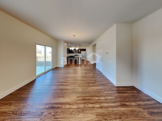 Building Photo - 320 Bourne St