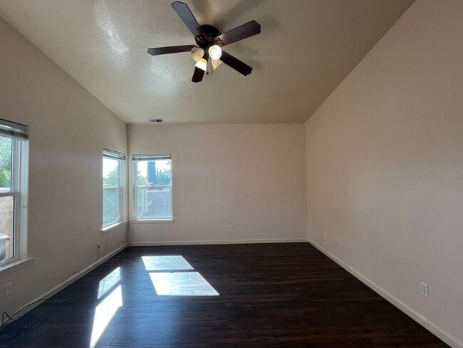 Building Photo - 1217 Echo Ct