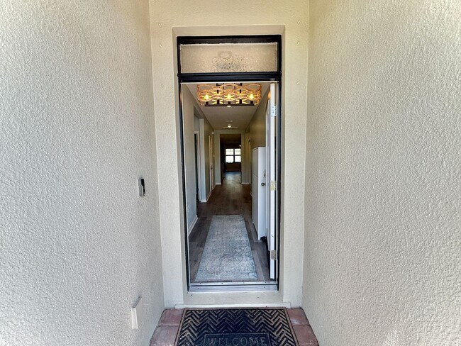 Building Photo - Spacious Home in Crystal Bay offering 4 bedrooms with upgrades throughout