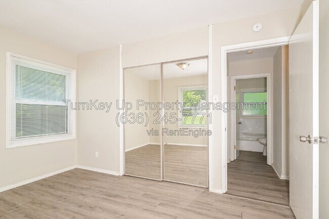 Building Photo - 10300 Ross Cir