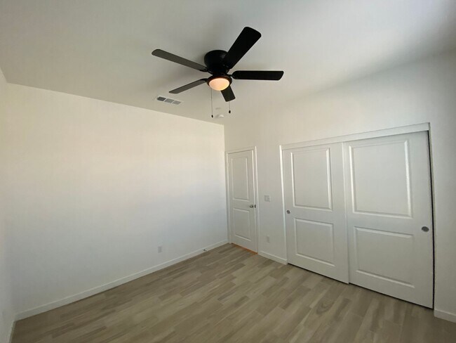 Building Photo - Beautiful Home with Solar