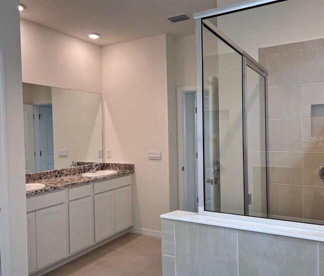 Building Photo - 10828 Charlotte Dr.