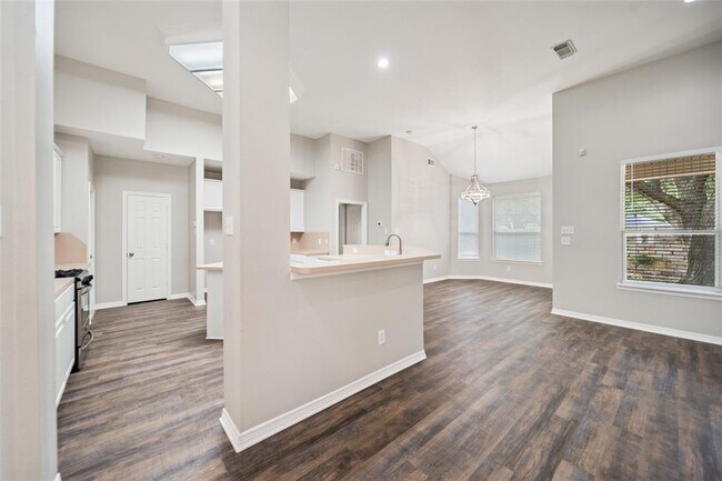 Building Photo - 10207 Trailblazer Ln