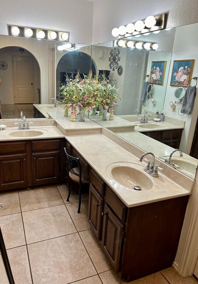 Building Photo - 1220 St John Loop